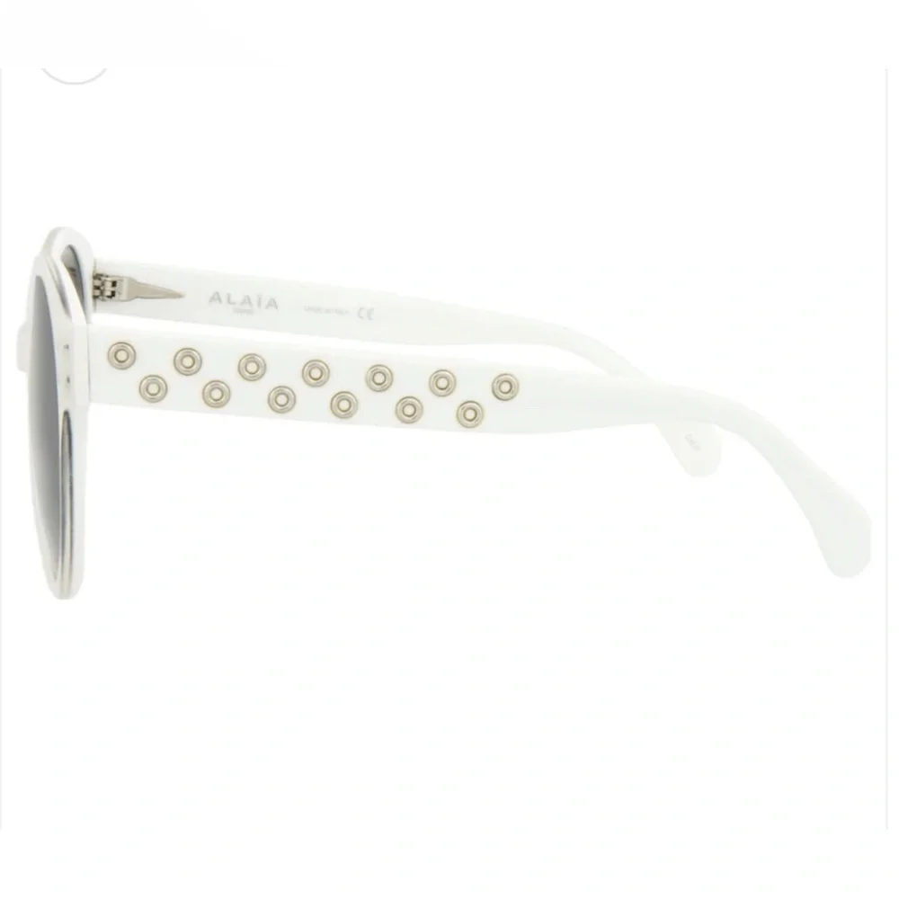 ALAIA
Novelty Women's White Sunglasses - Picture 3 of 8